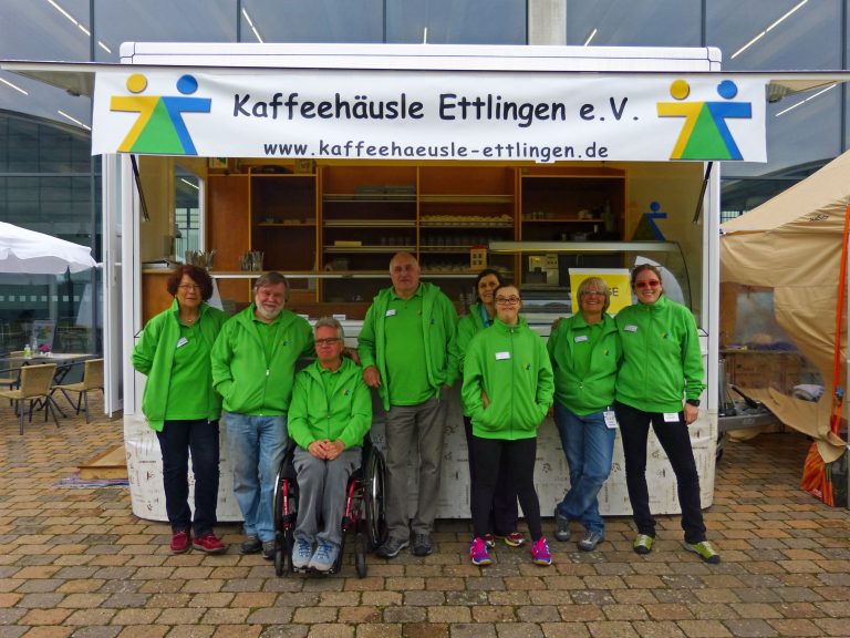 REHAB Team vor dem Kaffeehäusle Stand